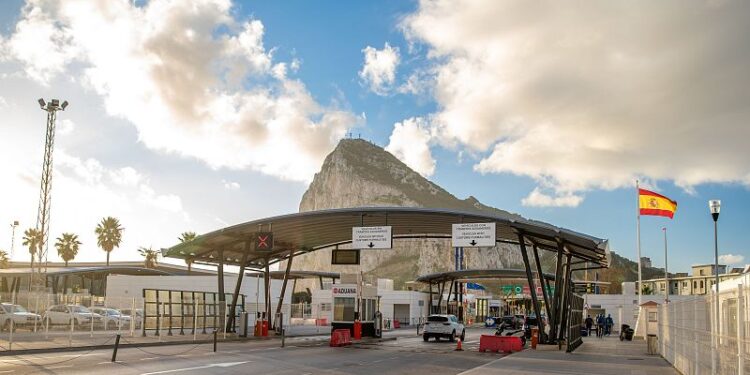 Adiós a la Verja de Gibraltar: así cambia la vida en la frontera tras más de un siglo de separación 1 penon