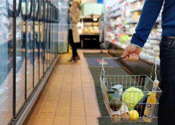 La cesta de la compra vuelve a encarecerse en julio y roza ya su máximo histórico