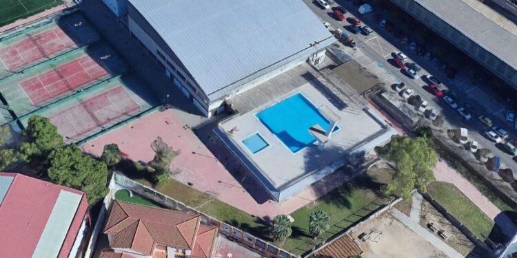 Cierre sanitario de la Piscina del Polideportivo Municipal de Nazaret