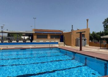 Cierran de urgencia la piscina municipal de Polinyà del Xúquer tras una fuga de gas cloro