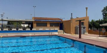 Cierran de urgencia la piscina municipal de Polinyà del Xúquer tras una fuga de gas cloro