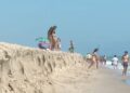 Un "escalón" de metro y medio en la playa de Motilla desata la indignación vecinal en Sueca 10 Un "escalón" de metro y medio en la playa de Motilla desata la indignación vecinal en Sueca