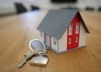 Valencia estrena su Agencia Municipal de Alquiler: pisos un 20% más baratos a cambio de blindar a los propietarios