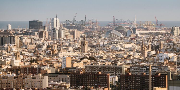Moneycorp abre oficina en Valencia y refuerza el crecimiento de la ciudad como hub financiero internacional 1 0426 Vista aeria Valencia