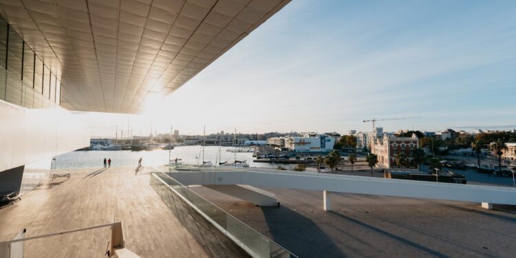 Los mejores planes para disfrutar del puente de agosto en Valencia: fiestas, música, playa y escapadas 1 0721 Marina de Valencia. Foto Visit Valencia ©AFTER
