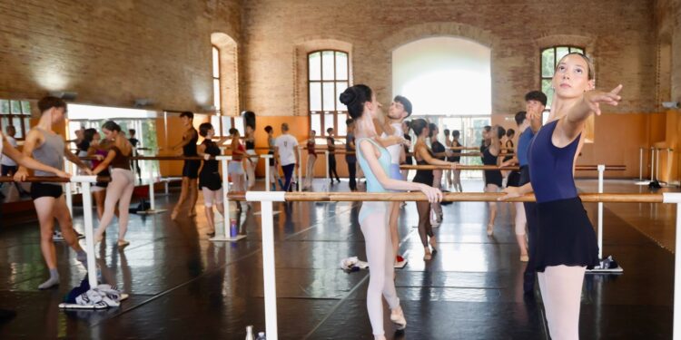 La Pechina reúne a 153 bailarines en una edición récord del Campus Internacional Valéncia Dansa 1 Campus Internacional Valéncia Dansa