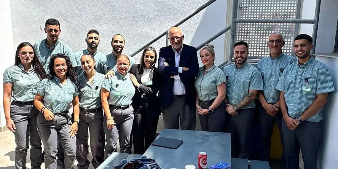 Juan Roig visita a los trabajadores de Mercadona en Ceuta y se reúne con Juan Jesús Vivas 1 0ac7cbb8 cf5c 4a20 9fb9 0874056beef2 16 9 aspect ratio 1600w 0 1