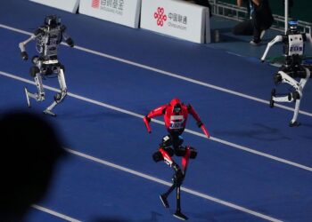 Un robot chino corre los 100 metros en 9,32 segundos y supera la histórica marca de Usain Bolt. 14 17199091