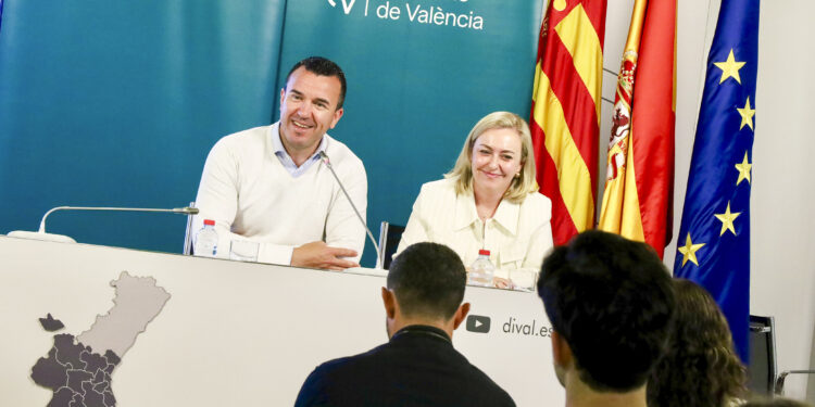 Cofrentes y Albuixech, primeros municipios en adjudicar el 100% de los fondos del Pla Obert de la Diputación de Valencia