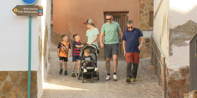 Cada vez más adultos eligen pasar las vacaciones con sus padres: una tendencia que gana fuerza 1 235dcf2c ffeb 4d90 bf2b 8c20bf6603b4 16 9 aspect ratio 1600w 0