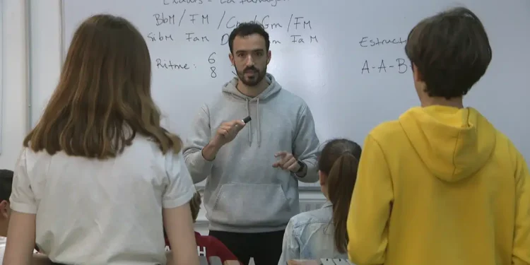 Las AMPA acusan al Consell de convertir la Inspección Educativa en una herramienta para «perseguir a los docentes» 1 574bae78 e9d8 454c 9e5f 6d873f1b24a7 16 9 aspect ratio 1600w 0