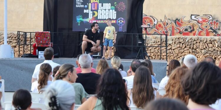 ‘A la Lluna de Torrent’ encara su gran recta final tras otro fin de semana de éxito en plazas, barrios y urbanizaciones