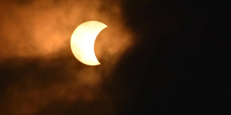 ¿Por qué España vivirá tres eclipses solares en menos de tres años? La explicación del inusual fenómeno astronómico 1 866ebc87 1c25 408a 9658 ad694f2d97ad 16 9 aspect ratio 1600w 0