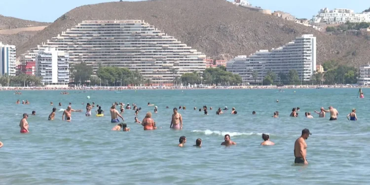 La Comunitat Valenciana roza el lleno hotelero en el puente de agosto con un 93% de ocupación 1 908f2d56 fdce 44a7 b2a4 e76a5d6d80bd 16 9 aspect ratio 1600w 0