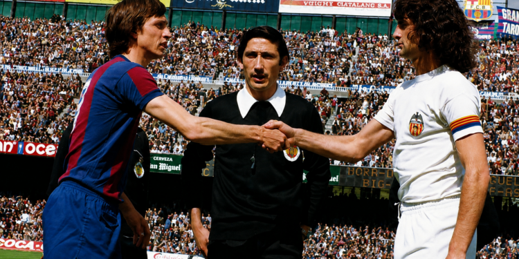 50 años del debut de Mario Alberto Kempes con el Valencia CF: el día que comenzó la leyenda del Matador 1 Alberto Kempes con el Valencia CF