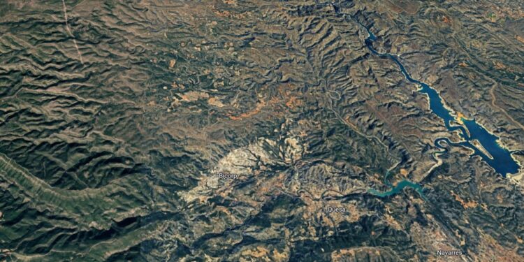 Un desprendimiento de rocas obliga a regular con semáforos la CV-580 entre Xàtiva y Bicorp
