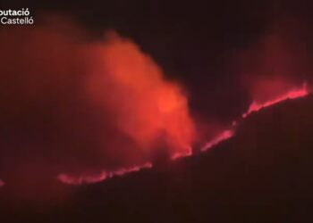 Se activa la UME y la Situación 2 del Plan de Incendios tras confinar La Serra d'Engarceràn por un voraz incendio forestal 14 Se activa la UME y la Situación 2 del Plan de Incendios tras confinar La Serra d'Engarceràn por un voraz incendio forestal