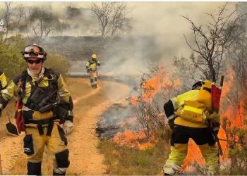 El incendio de Tírig se complica y obliga a decretar el confinamiento de la población de Catí