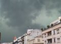 Múltiples reventones húmedos con rachas destructivas de más de 130 km/h y lluvias torrenciales sacuden el interior alicantino