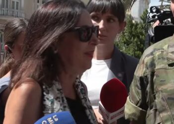 Tensión y desolación en las calles de Ceuta durante la visita a pie de Margarita Robles
