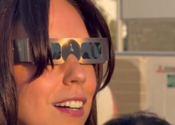 Polémica por la «fiesta VIP» del Gobierno para ver el eclipse solar en Guadalajara: 72.000 euros, cuatro ministros y concierto indie