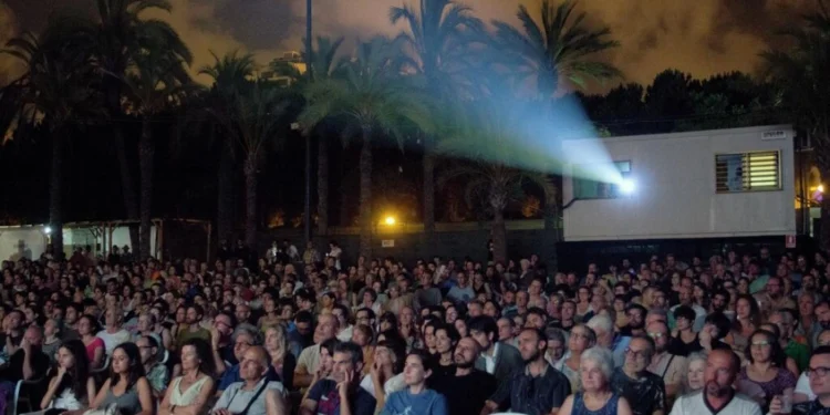Cine de verano en Valencia 2026: películas al aire libre para disfrutar de las noches de agosto 1 Cine de verano en Valencia