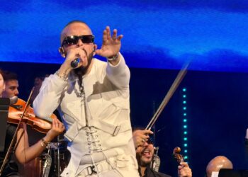Yandel transforma el Roig Arena en una gran celebración sinfónica del reguetón