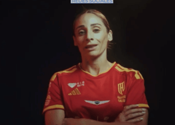 Esther González ficha por el Al Qadsiah saudí y borra de sus redes fotos con su mujer y su hijo 14 Esther Gonzalez ficha por el Al Qadsiah saudi y borra de sus redes fotos con su mujer y su hijo 1