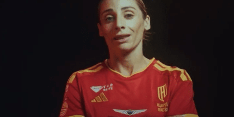 Esther González ficha por el Al Qadsiah saudí y borra de sus redes fotos con su mujer y su hijo 1 Esther Gonzalez ficha por el Al Qadsiah saudi y borra de sus redes fotos con su mujer y su hijo 1