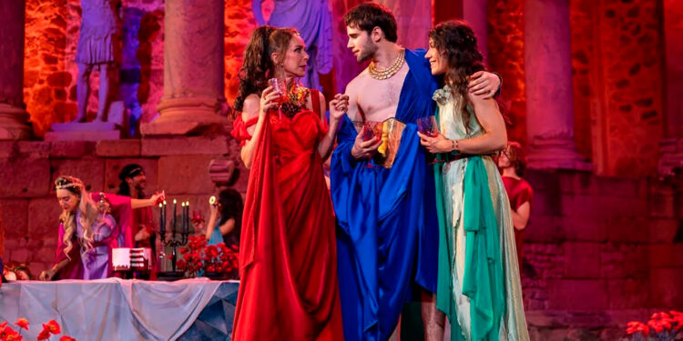 Sagunt a Escena acoge la representación del mito griego de Fedra, protagonizada por Lydia Bosch y Julio Peña