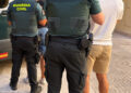 Detenidas dos personas en Oliva tras asaltar a un hombre con la peligrosa técnica del 'mataleón'