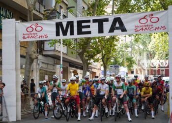 Emilio Llopis se impone en un vibrante XXXVII Trofeu Fira d’Agost de Xàtiva