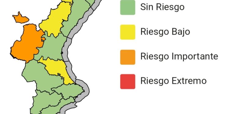 Emergencias eleva a naranja la alerta por tormentas en el interior norte de Valencia
