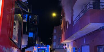 Un muerto y tres evacuados en el incendio de una vivienda en Alberic
