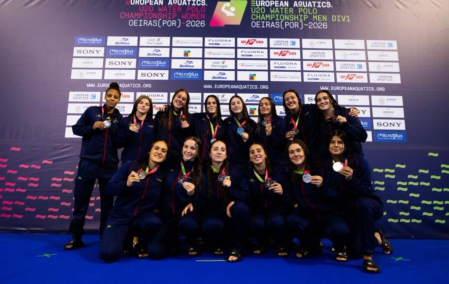 España roza el oro europeo sub-20 de waterpolo en un agónico desenlace ante Hungría 1 España roza el oro europeo sub-20 de waterpolo en un agónico desenlace ante Hungría