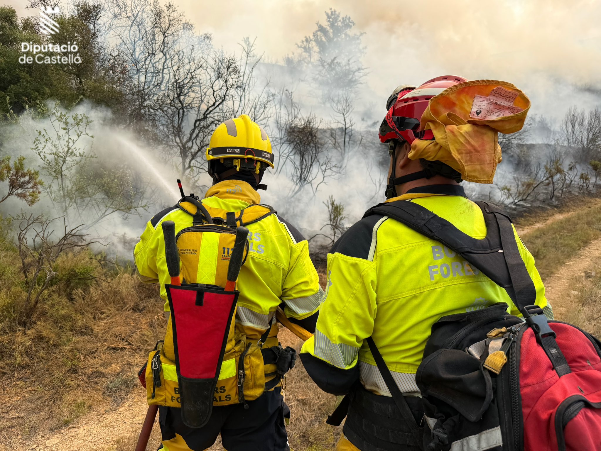 El dispositivo de extinción intensifica los trabajos en el incendio de Tírig tras lograr estabilizar el fuego de Culla 2 HPNBQZ1XMAE6wvo