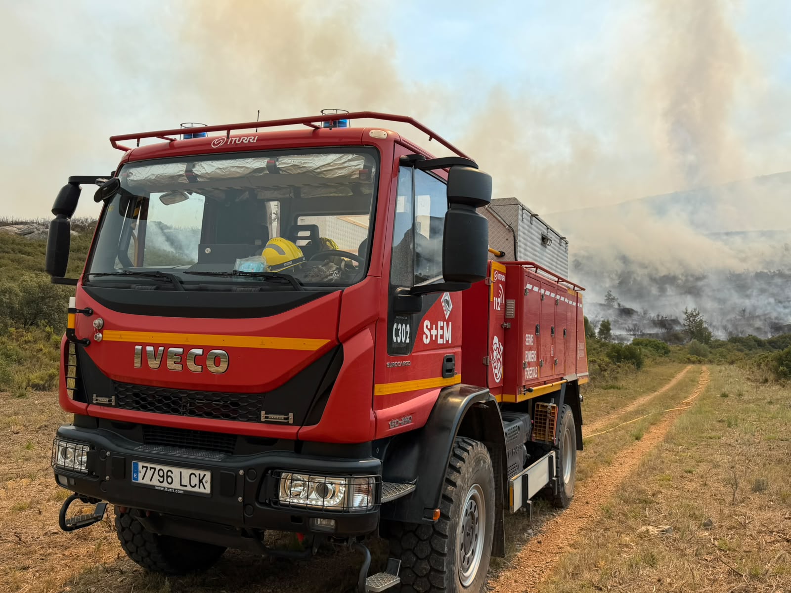 Evacúan el municipio de Catí por la amenaza del incendio de Tírig mientras avanza el control de otros focos en Castellón 6 HPR1HwyWsAA2z4F