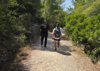 La Policía Local de Dénia rescata con éxito a dos senderistas desorientados en el Mongó gracias al uso de drones