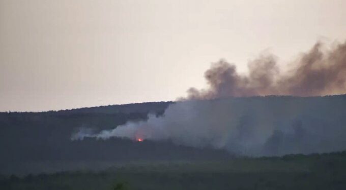 Las tormentas eléctricas desencadenan varios incendios en Valencia y obligan a movilizar un amplio dispositivo 1 Las tormentas eléctricas desencadenan varios incendios en Valencia y obligan a movilizar un amplio dispositivo