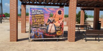 Crece el malestar en El Saler por la respuesta policial: «Tardan horas ante urgencias, pero 10 minutos en retirar una pancarta»