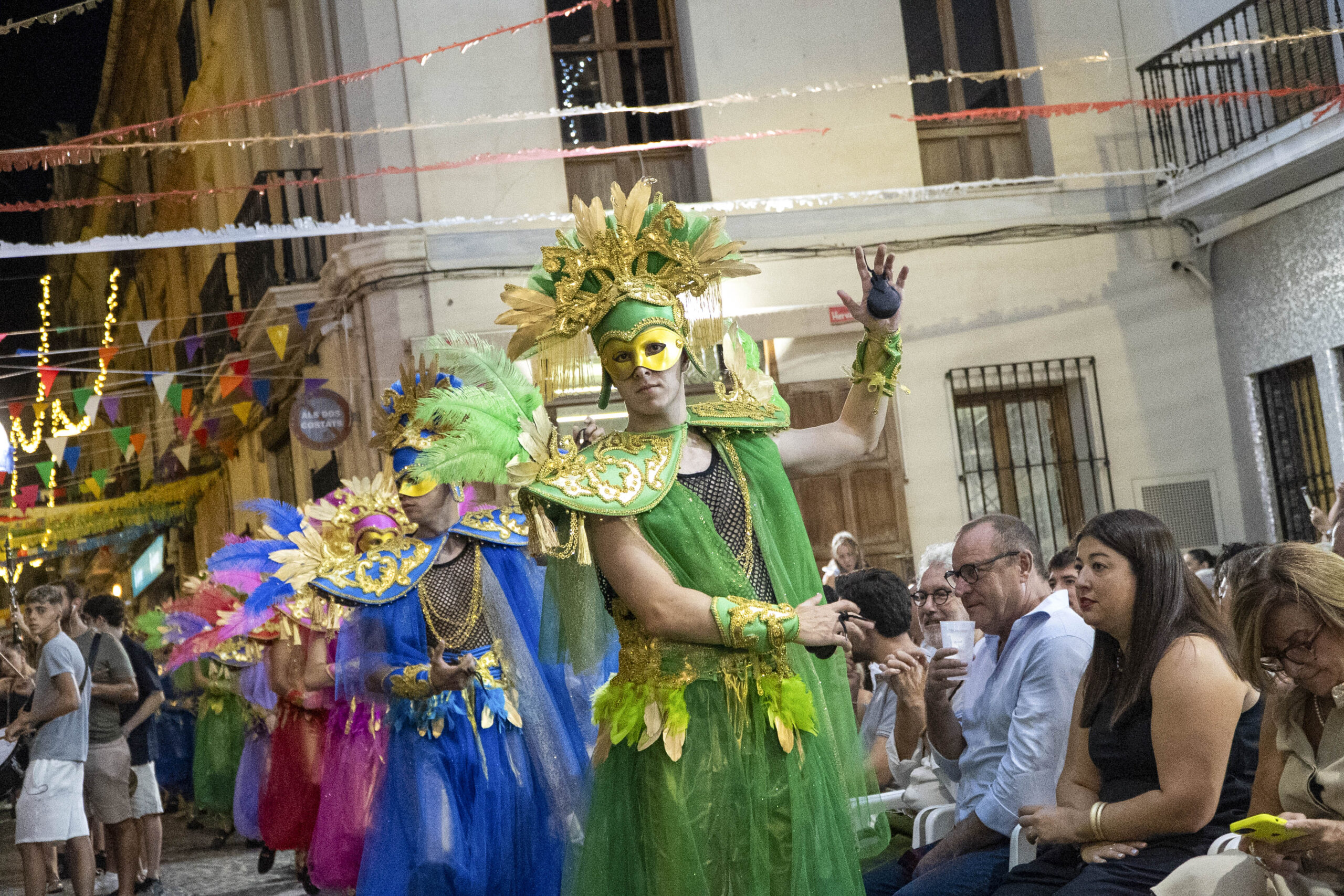Vicent Mompó abandera las Danses de Guadassuar como 'Cap de Dansa' y reivindica la protección del patrimonio vivo valenciano 3 HQ7rUkwWMAATQ9N scaled