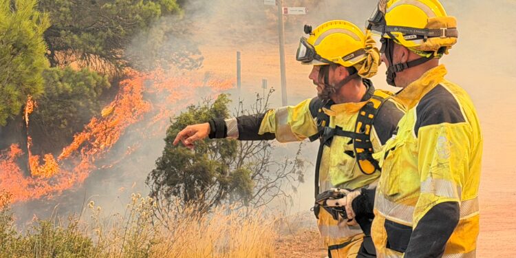El incendio de la Serra Calderona supera ya las 633 hectáreas calcinadas en unas horas críticas por el clima
