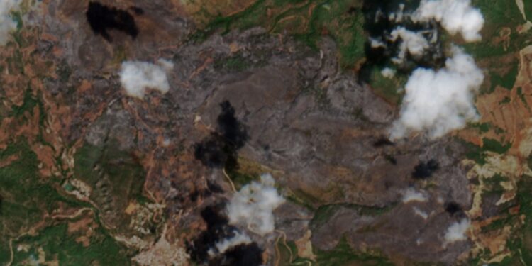 El incendio de la Sierra Calderona evoluciona favorablemente, aunque Gátova mantiene la orden de desalojo 1 El incendio de la Sierra Calderona evoluciona favorablemente, aunque Gátova mantiene la orden de desalojo