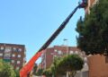 Rescatan a una mujer atrapada en el balcón de su vivienda en Manises