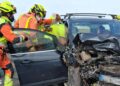 Dos personas atrapadas en un choque frontal en Sueca tras un grave accidente de tráfico