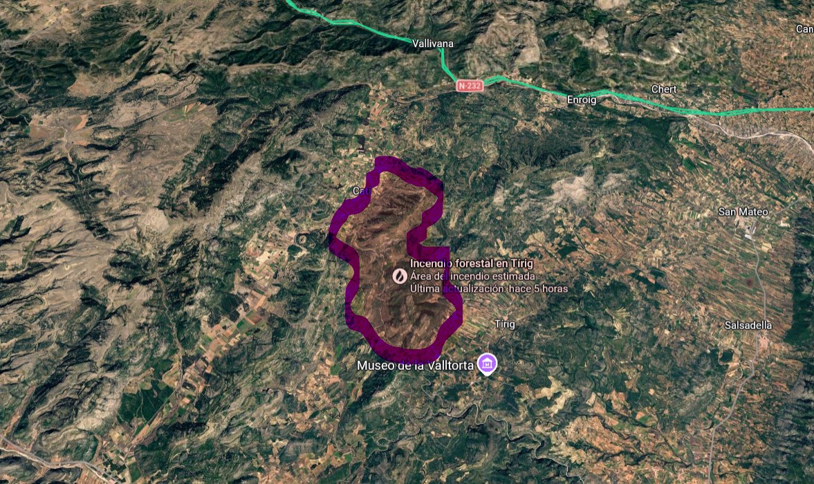 Un operativo de más de 300 efectivos frena el avance del fuego en Castellón tras una noche favorable 2 IF Tirig