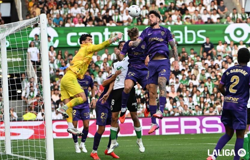 Elche CF cae ante el Racing en Santander pese a una reacción final que rozó la remontada 1 J3 ELC FINAL