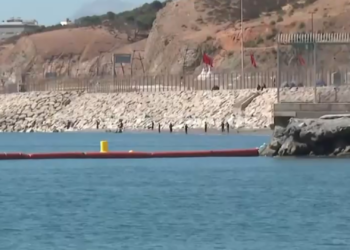 La barrera flotante de Ceuta 2