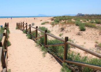 Las cinco playas escondidas de Valencia donde todavia puedes disfrutar del mar sin aglomeraciones este verano