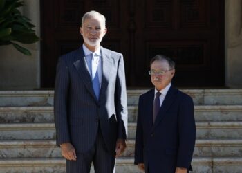 El Rey recibe en audiencia al presidente de Ceuta, Juan Jesús Vivas, en la Zarzuela